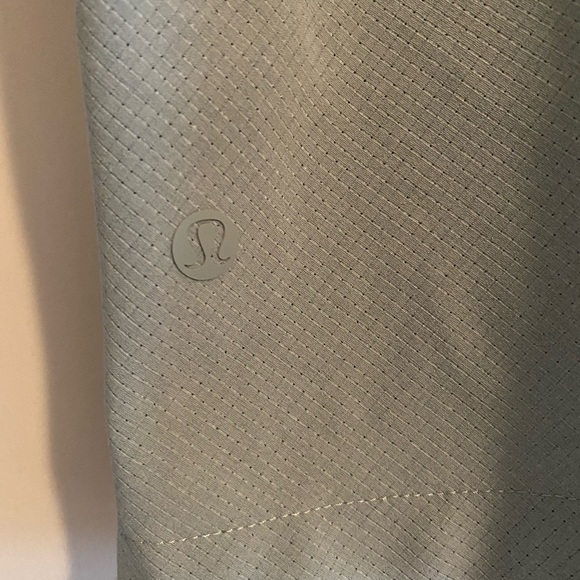 Lululemon WovenAir Popover Shirt silver blue mens short sleeve button down - Picture 6 of 6